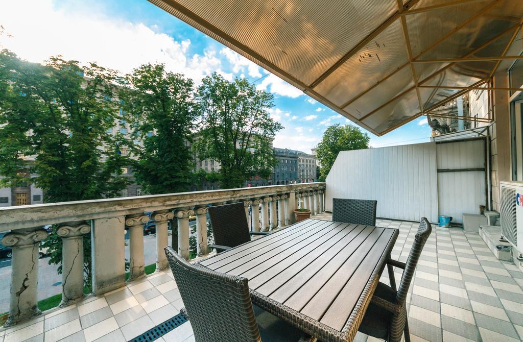 Kreschatik 21 With Terrace 2Br Kiev Exteriör bild