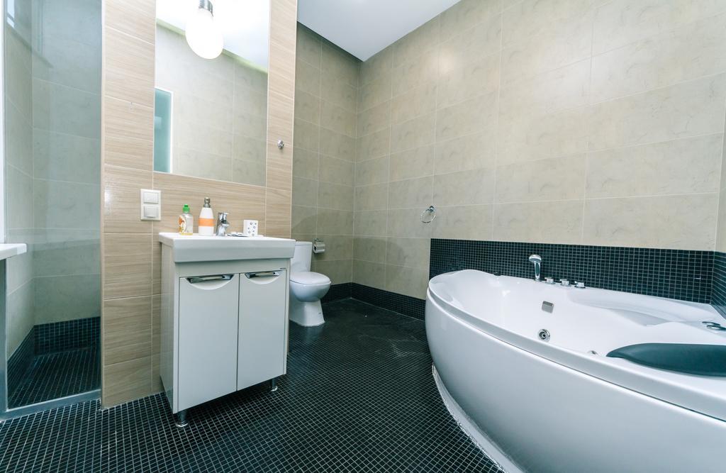 Kreschatik 21 With Terrace 2Br Kiev Exteriör bild